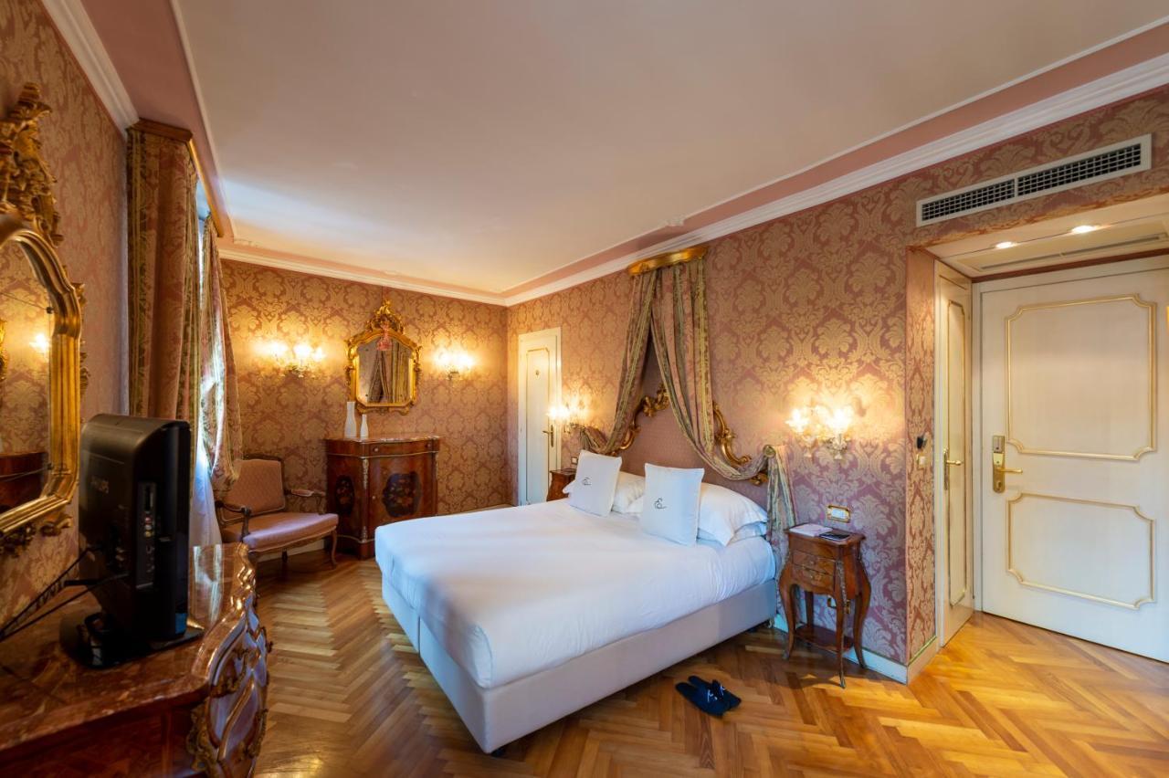 Hotel Antico Doge - A Member Of Elizabeth Hotel Group Venedik Dış mekan fotoğraf
