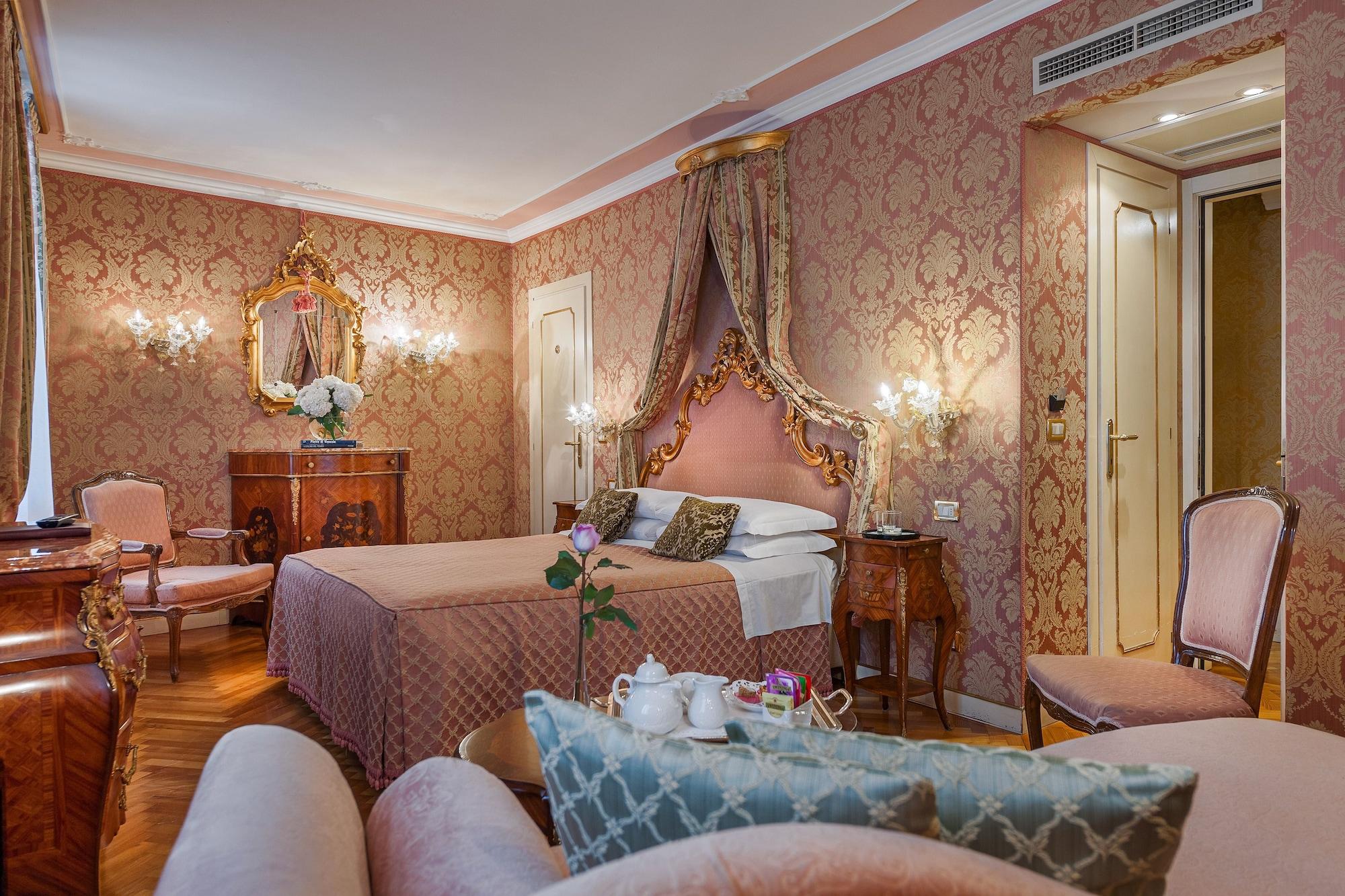 Hotel Antico Doge - A Member Of Elizabeth Hotel Group Venedik Dış mekan fotoğraf