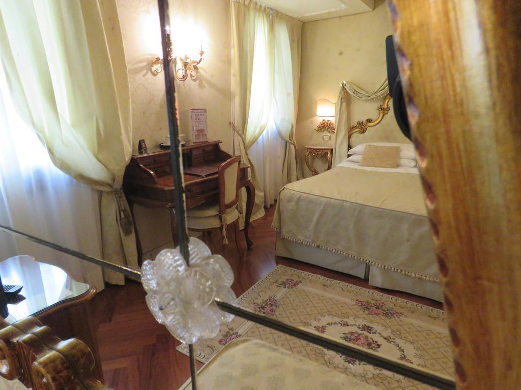 Hotel Antico Doge - A Member Of Elizabeth Hotel Group Venedik Dış mekan fotoğraf