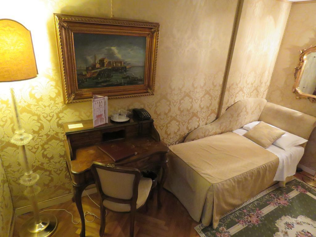 Hotel Antico Doge - A Member Of Elizabeth Hotel Group Venedik Dış mekan fotoğraf