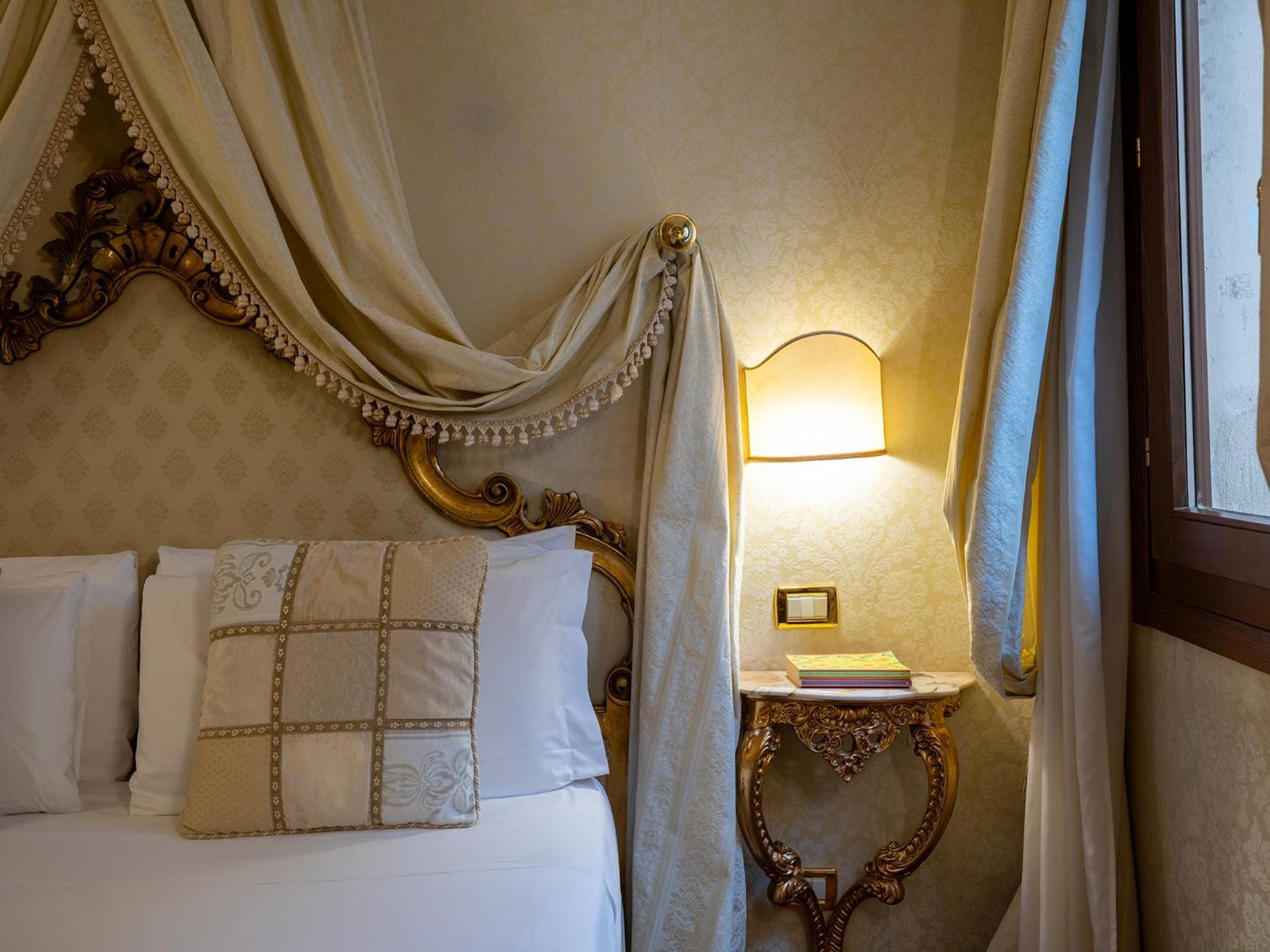 Hotel Antico Doge - A Member Of Elizabeth Hotel Group Venedik Dış mekan fotoğraf