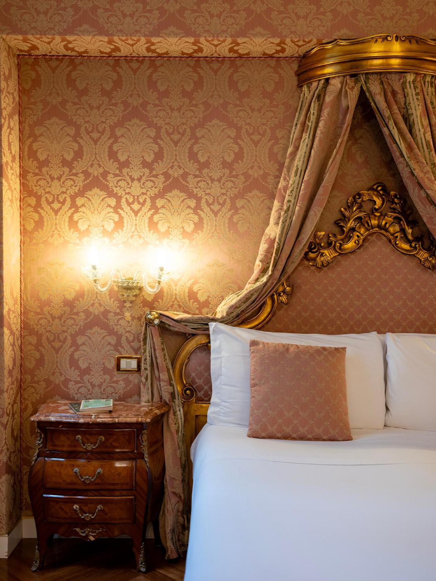 Hotel Antico Doge - A Member Of Elizabeth Hotel Group Venedik Dış mekan fotoğraf