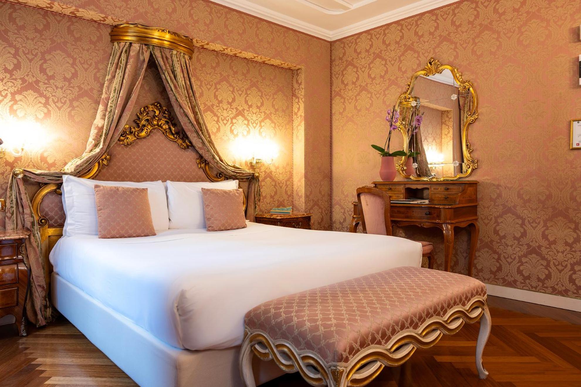 Hotel Antico Doge - A Member Of Elizabeth Hotel Group Venedik Dış mekan fotoğraf