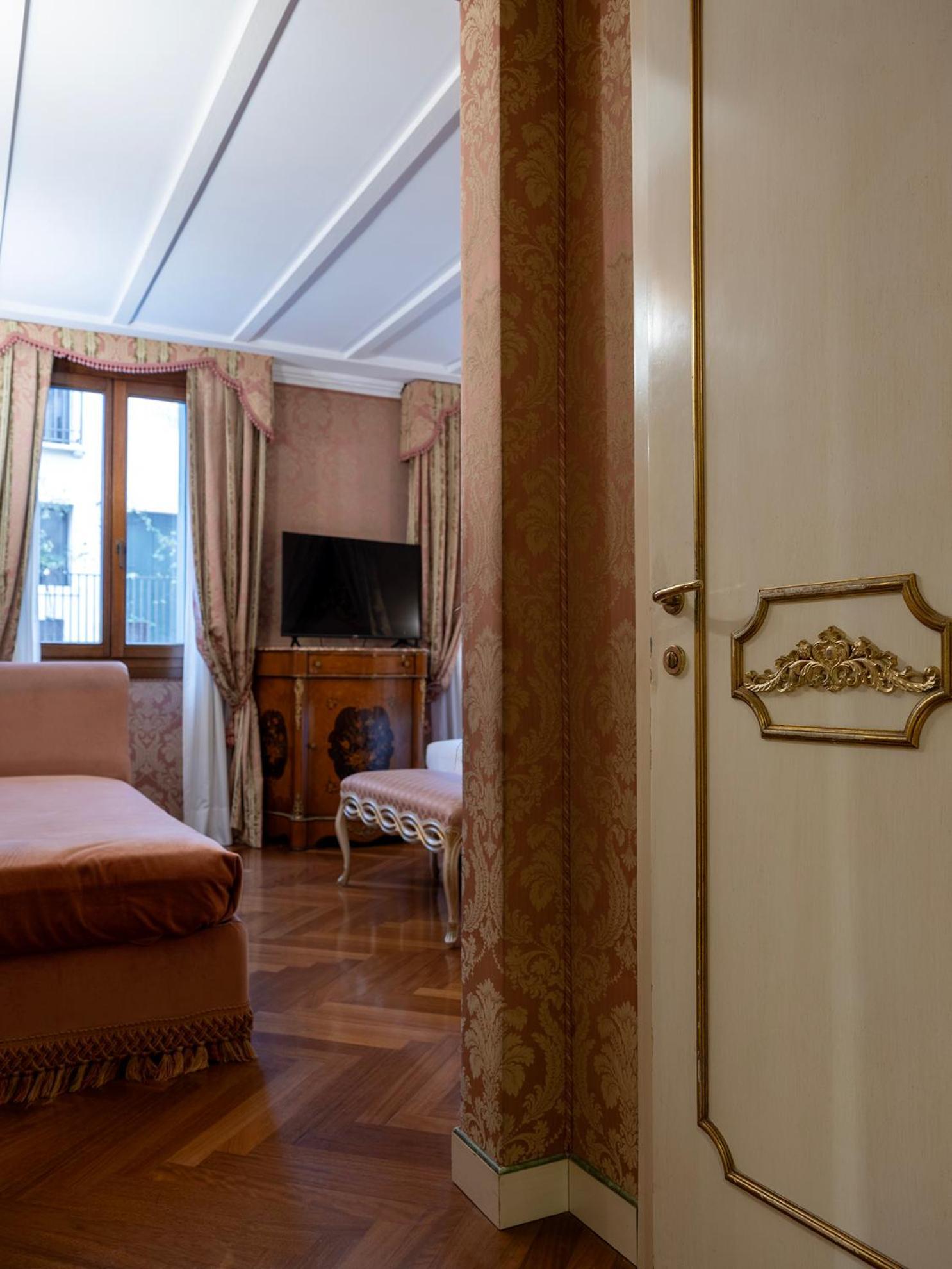Hotel Antico Doge - A Member Of Elizabeth Hotel Group Venedik Dış mekan fotoğraf
