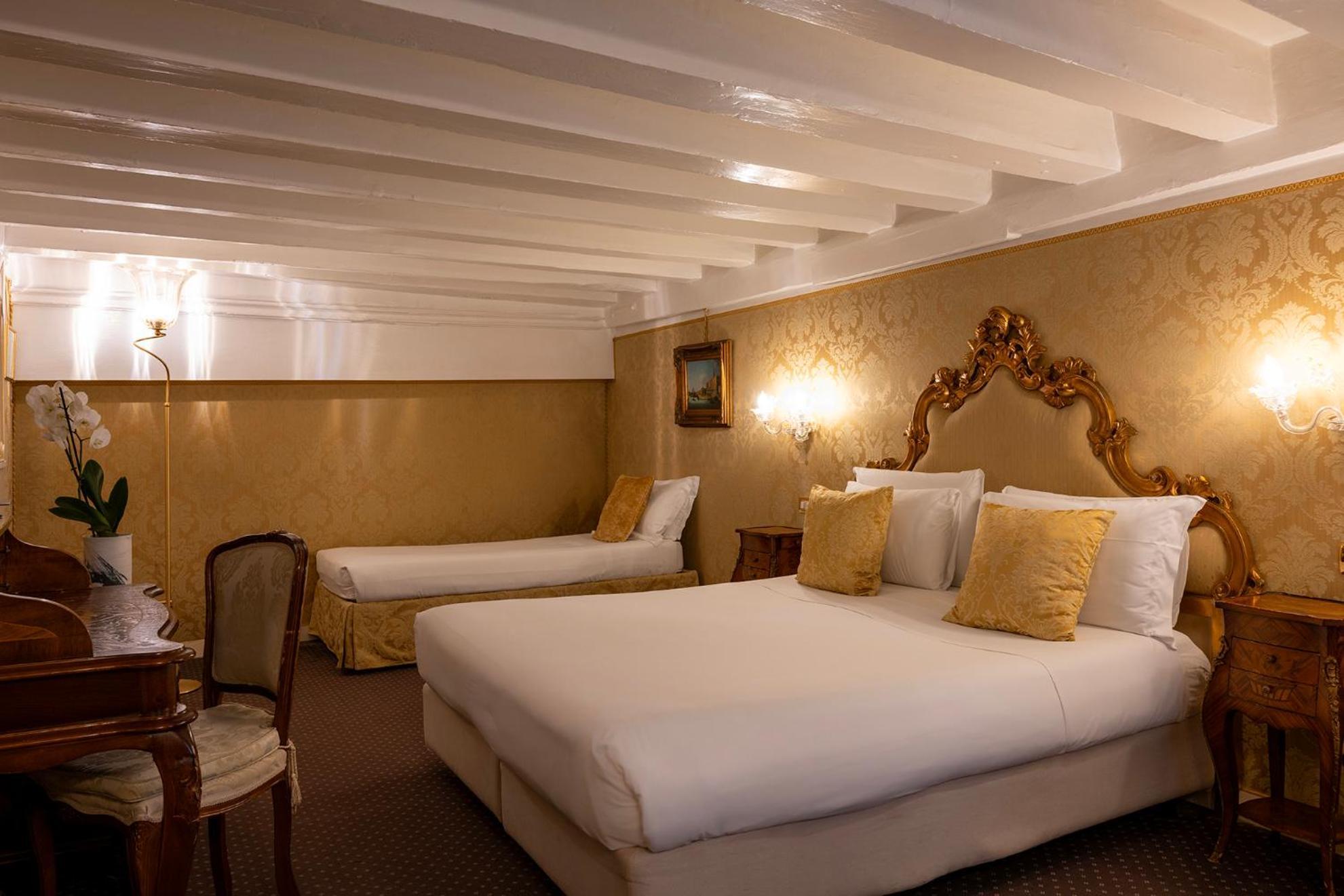 Hotel Antico Doge - A Member Of Elizabeth Hotel Group Venedik Dış mekan fotoğraf