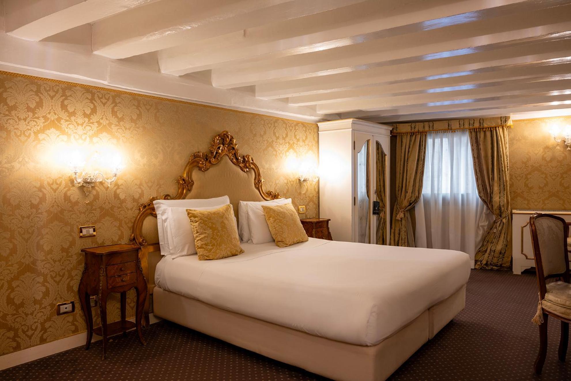 Hotel Antico Doge - A Member Of Elizabeth Hotel Group Venedik Dış mekan fotoğraf