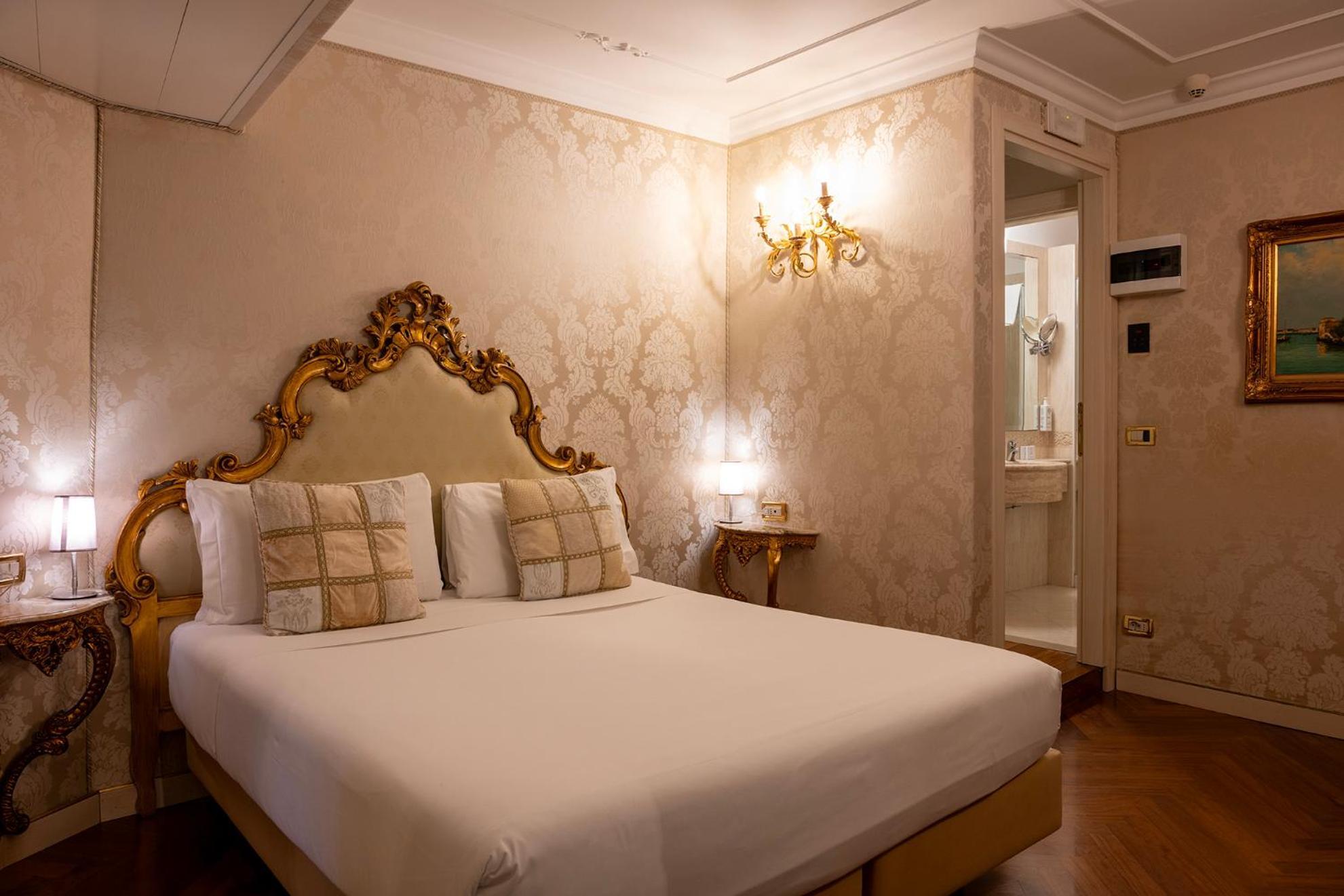 Hotel Antico Doge - A Member Of Elizabeth Hotel Group Venedik Dış mekan fotoğraf